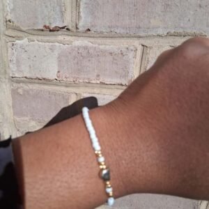 Dainty White Heart Seed Bead Bracelet
